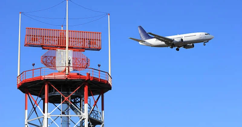 Alimlərdən gözlənilməz açıqlama: Aeroportlardakı siqnallar Yerə yadplanetliləri cəlb edə bilər