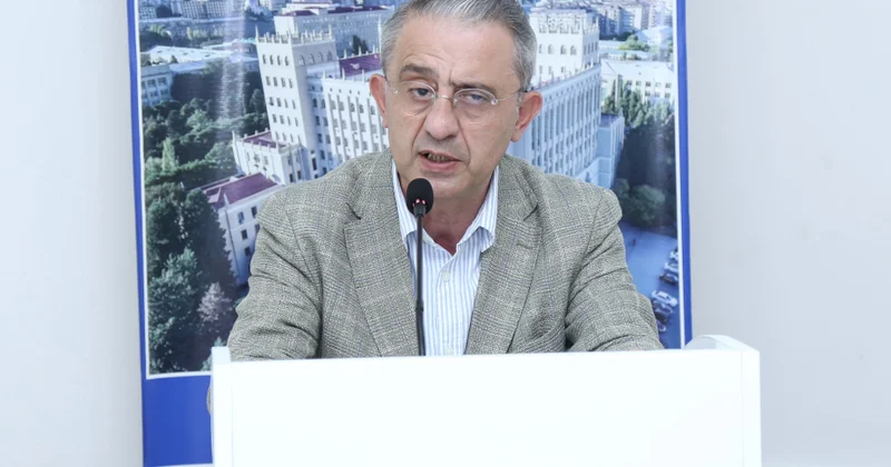 AYB katibi: Ədəbi tənqid yaradıcı prosesi tamamlayan əsas halqadır