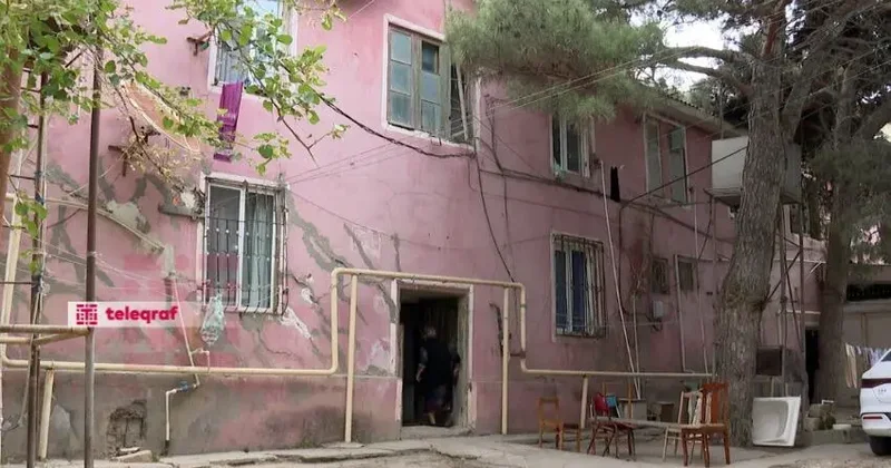 Bakıda bu qəsəbədə yağış yağanda evin içinə vannalar düzülür