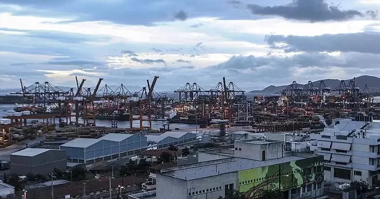 İsrailə silah daşıyan gəminin qarşısı kəsiləcək