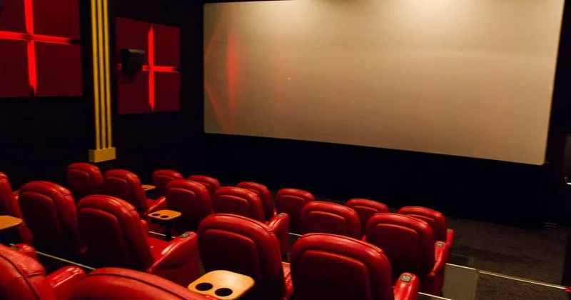 Bakıda rusca filmlər kinoteatrları başına aldı