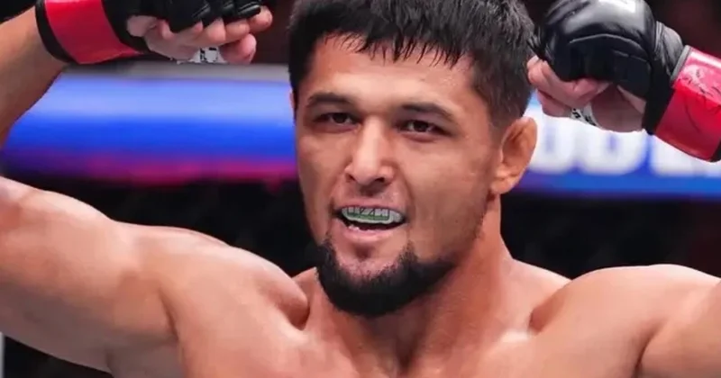 Боец UFC показал подарок после победы на турнире в Азербайджане ФОТО