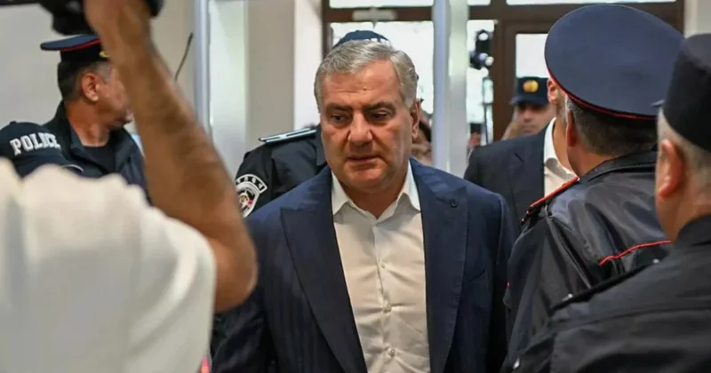 Карапетян пока посидит дома