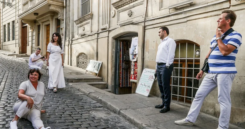 Bir tək bir cüt tarixi abidə: Əcnəbi turist Azərbaycanda nəyə baxa bilər?