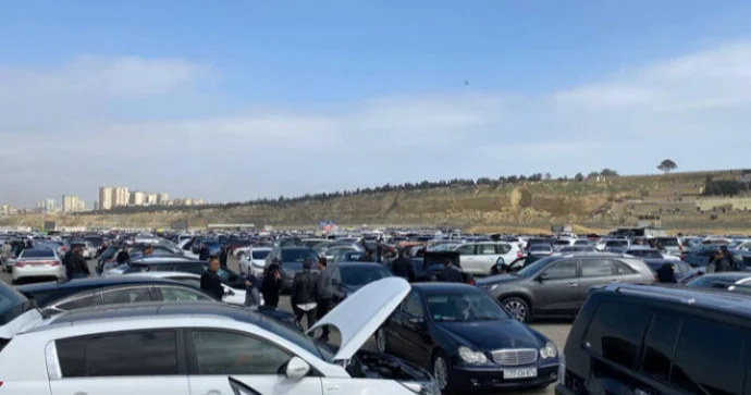 Avtomobil bazarında qiymət stabil qalıb: İkinci əl maşınlar üstünlüyünü qoruyur