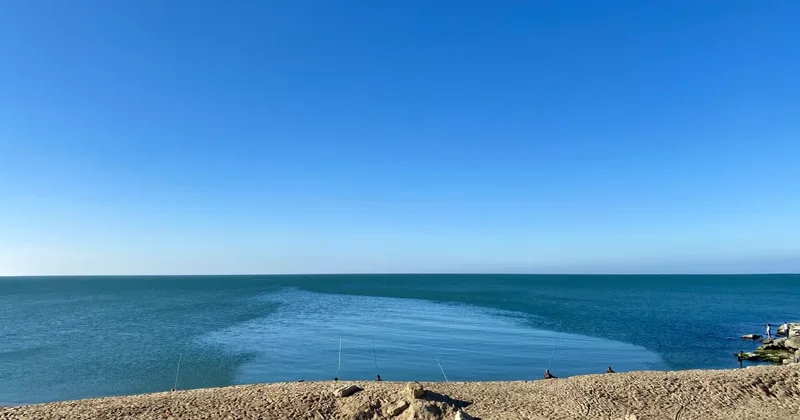 Вода на абшеронских пляжах прогреется