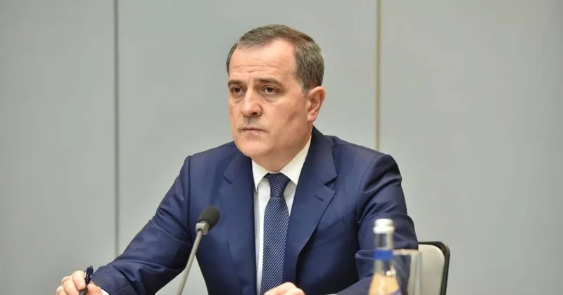 Джейхун Байрамов поздравил сотрудников дипслужбы с профессиональным праздником