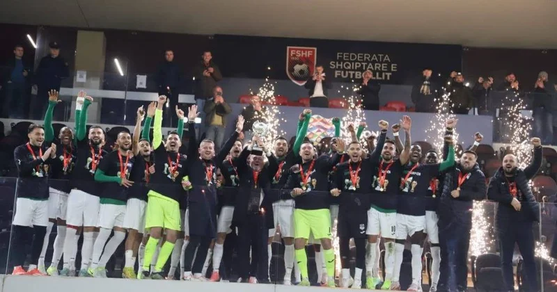 Azərbaycanlı futbolçu Superkuboku qazandı
