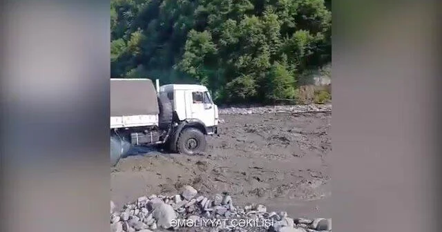МЧС спасло пять человек из реки в Загатале ВИДЕО