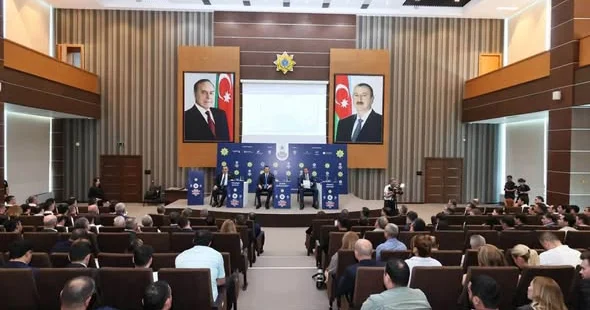 Bakı Baş Gömrük İdarəsində Milli Biznesin İnkişafı Forumunun xüsusi sessiyası keçirilib