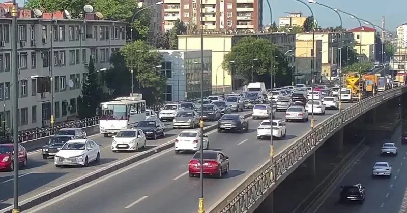 Bu yollarda tıxac var SİYAHI