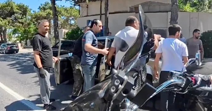 Şüvəlanda qəza: “Nissan” piyadaya yol verən “VAZ”a çırpıldı VİDEO