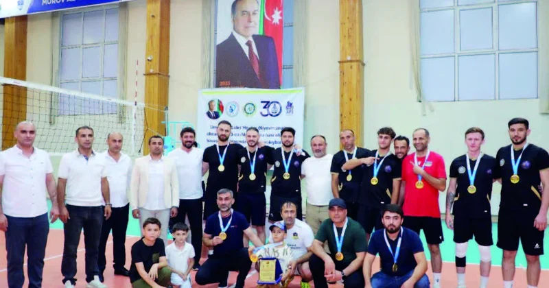 Həvəskarların voleybol yarışı