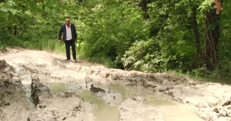 Əhalinin gününü qaraldan yol problemi: Heç vertolyot da bura enə bilməz VİDEO