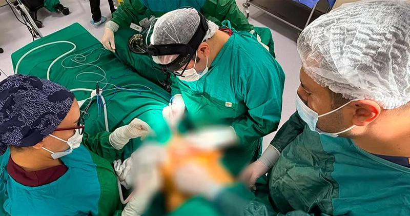 В Азербайджане впервые успешно выполнена уникальная микрохирургическая операция ФОТО