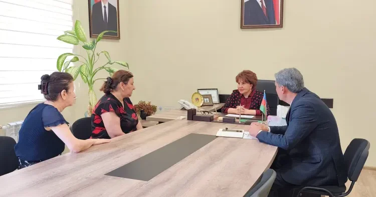 Afət Həsənova qəbul keçirdi, müraciətləri nəzarətə götürdü FOTO