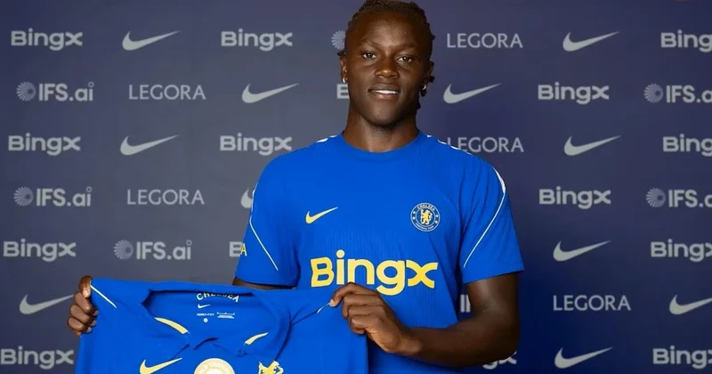 “Çelsi” “Sportinq”dən 19 yaşlı vingeri transfer edib