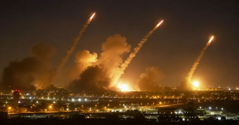 КСИР нанес удары по базам США в регионе ВИДЕО