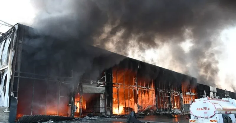 В Турции загорелись склады местных торговых сетей ФОТО