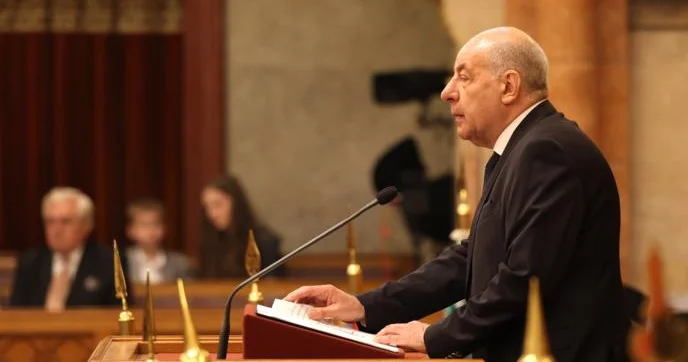 Macarıstanda siyasi böhran, prezident konstitusiyaya düzəlişi rədd etdi