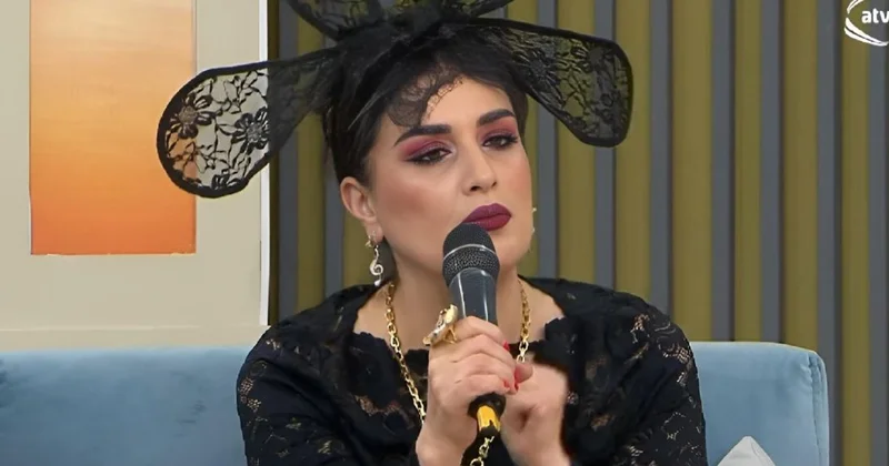 Elza Seyidcahan süpürgə ilə poz verdi FOTO