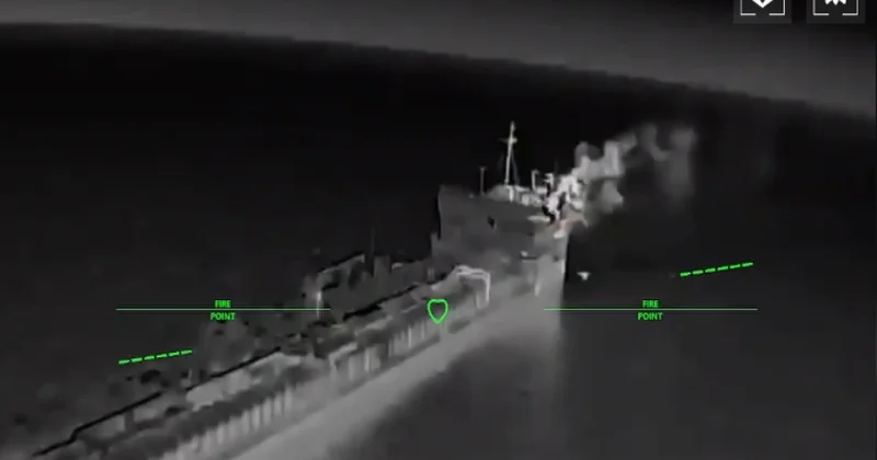 Ukrayna ordusu Azov dənizində 12 tanker, yedək və yük gəmlərinə zərbələr endirib