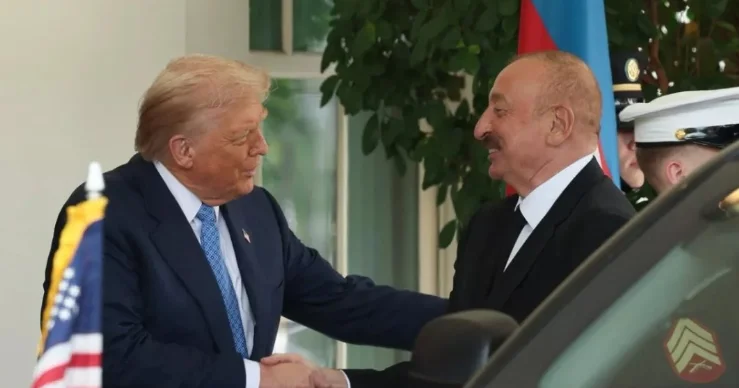 Rusiya mətbuatı Ağ Evdəki görüşü işıqlandırıb FOTOLAR