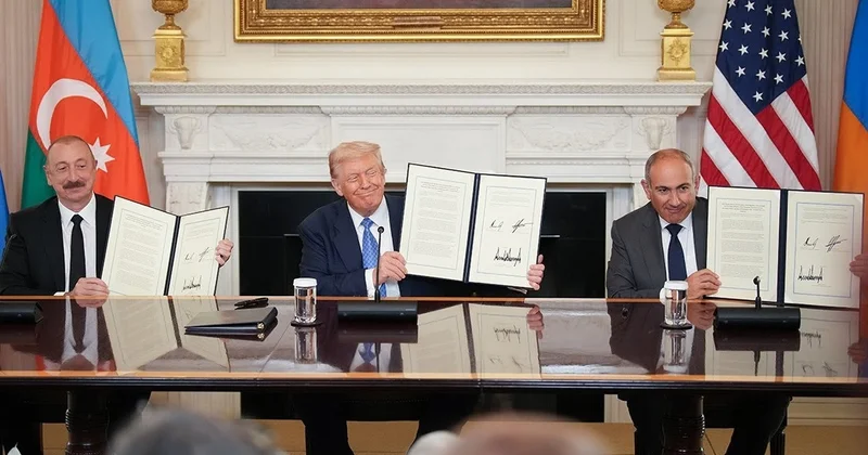 Алиев и Пашинян подписали в присутствии Трампа декларацию о прекращении боевых действий
