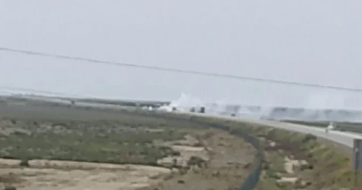 Новая магистраль Алят Астара перекрыта из за возгорания автомобиля