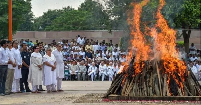 Hindistanda dul qadınlar üçün dəhşətli ritual: Bunu heç kim təsəvvür edə bilməz