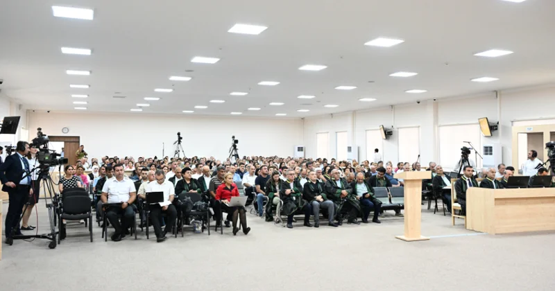 Ermənistan silahlı qüvvələrinin hücumları nəticəsində doğmaları itkin düşmüş, yaralanmış, mina qurbanı olmuş, əsirlikdə işgəncələrə məruz qalmış şəxslər məhkəmədə ifadə veriblər