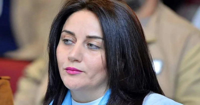 “Az bəsdi, adam ərini ağlamaz, ayıbdı!”