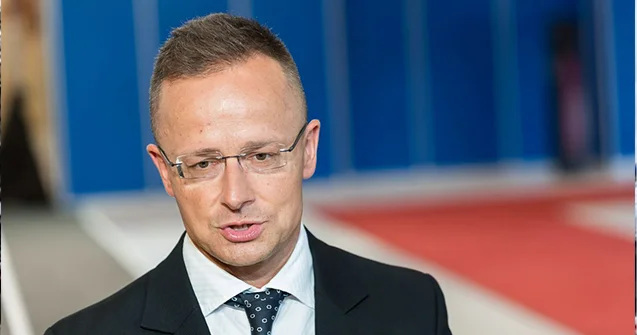 “Tramp sülhün prezidentidir” Siyarto