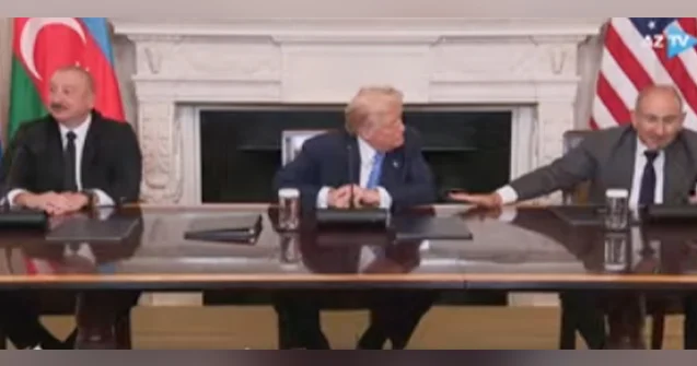 Alqışlar və Paşinyanın ani reaksiyası... Video