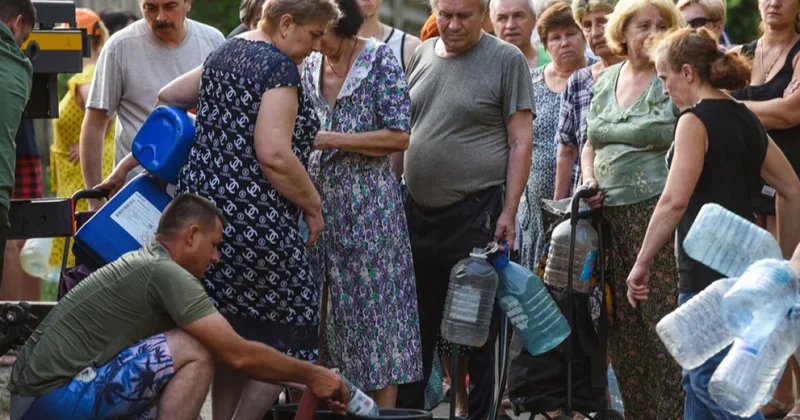 Пересохшее горло Донбасса и дерьмо в форточку горячая тема