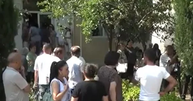 Şagirdlərə qəbul haqda məlumat gəlib Nazirlik isə qəbulu dayandırıb Video