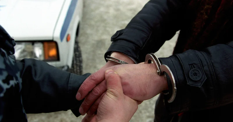 Yol polisinin qanuni tələbinə riayət etməyən sürücü həbs edilib