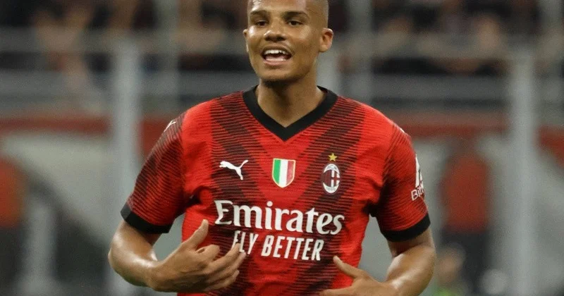 Milan ın müdafiəçisi İngiltərə yolunda