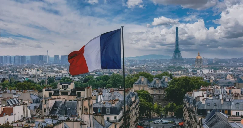 Paris Ermənistan və Bakı tərəfindən verilən Minsk Qrupunun strukturlarının ləğvinə dair çağırışa qoşulub