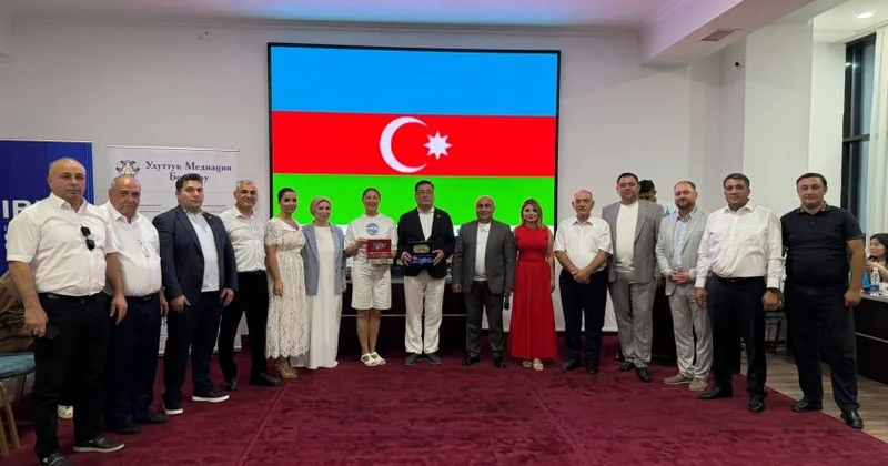 Qırğızıstanda Mediatorların Beynəlxalq Yay Məktəbində Azərbaycan gecəsi keçirilib
