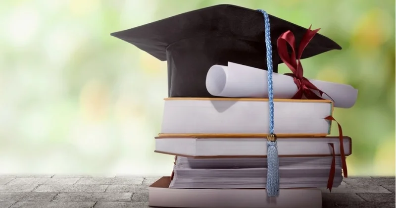 Təhsil krediti var Bəs niyə minlərlə tələbə universitetdən uzaqlaşdırılır?