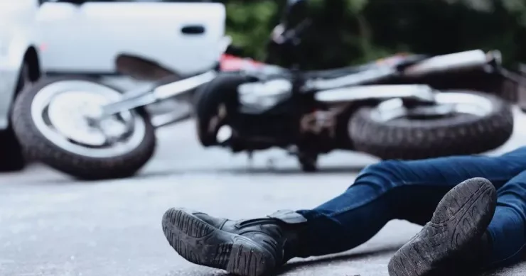 Ucarda motosiklet piyadanı vurdu, iki nəfər xəsarət aldı