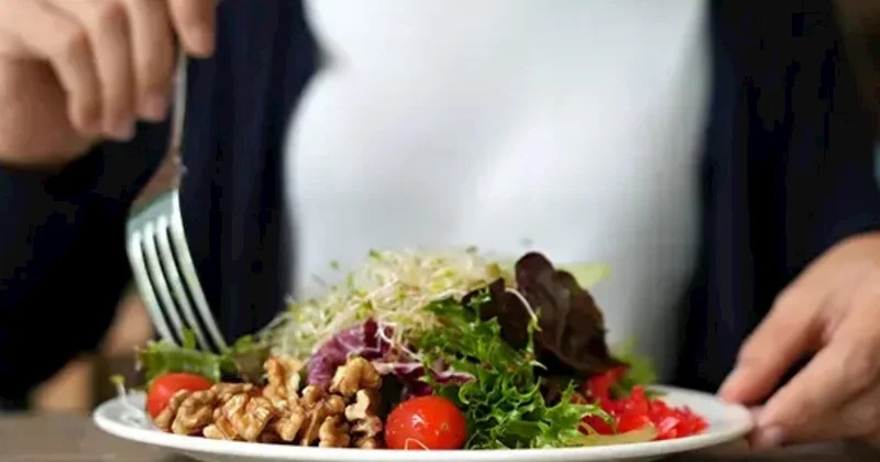 Oturaq işləyənlər üçün 9 sağlam qəlyanaltı