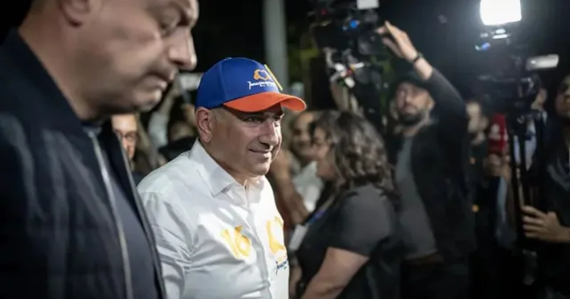 Referendum, Konstitusiya və İrəvanın mürəkkəb hesablamaları