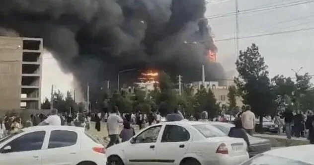 Tehranda sənaye müəssisəsi yandı