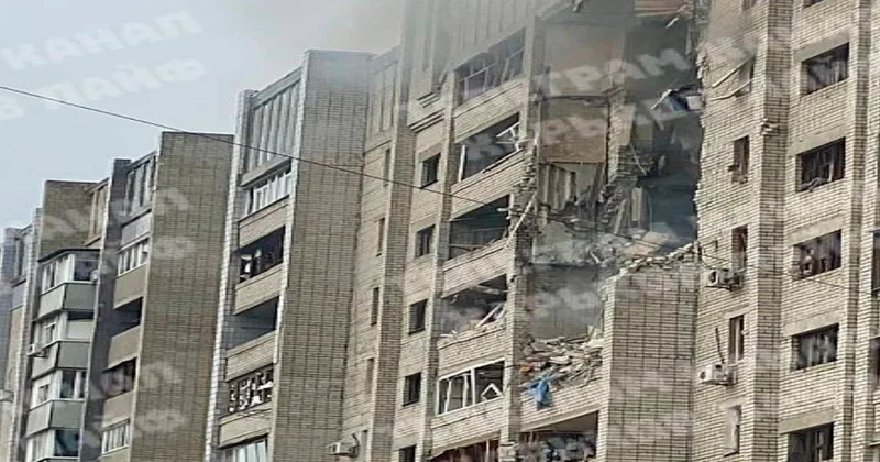 Xarkovda yaşayış binası vuruldu 2 ölü, 12 yaralı