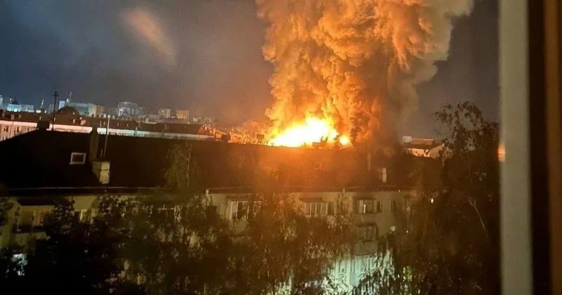 Belgorodda Rusiya bütün gecə Ukrayna dronlarını məhv etməyə çalışıb VİDEO
