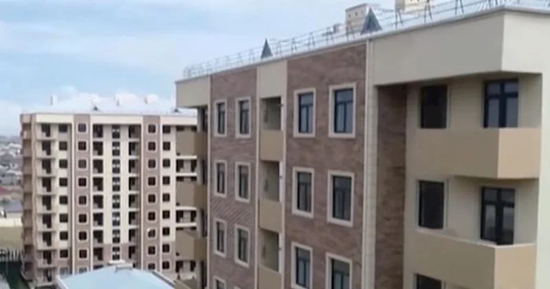 Tələbələr yaşamadıqları mənzilin kirayəsini ödəyirlər? − Video