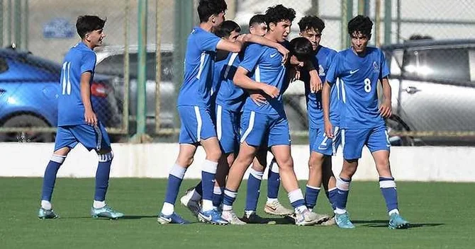 U 16 millisinə MARAQLI TAPŞIRIQ Bir saat kitab oxuyurlar