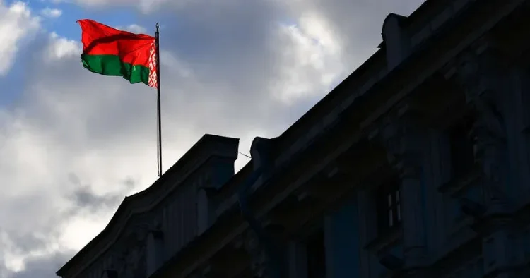 Belarus sərhədinin müvəqqəti bağlanmasına görə Polşaya etiraz edib
